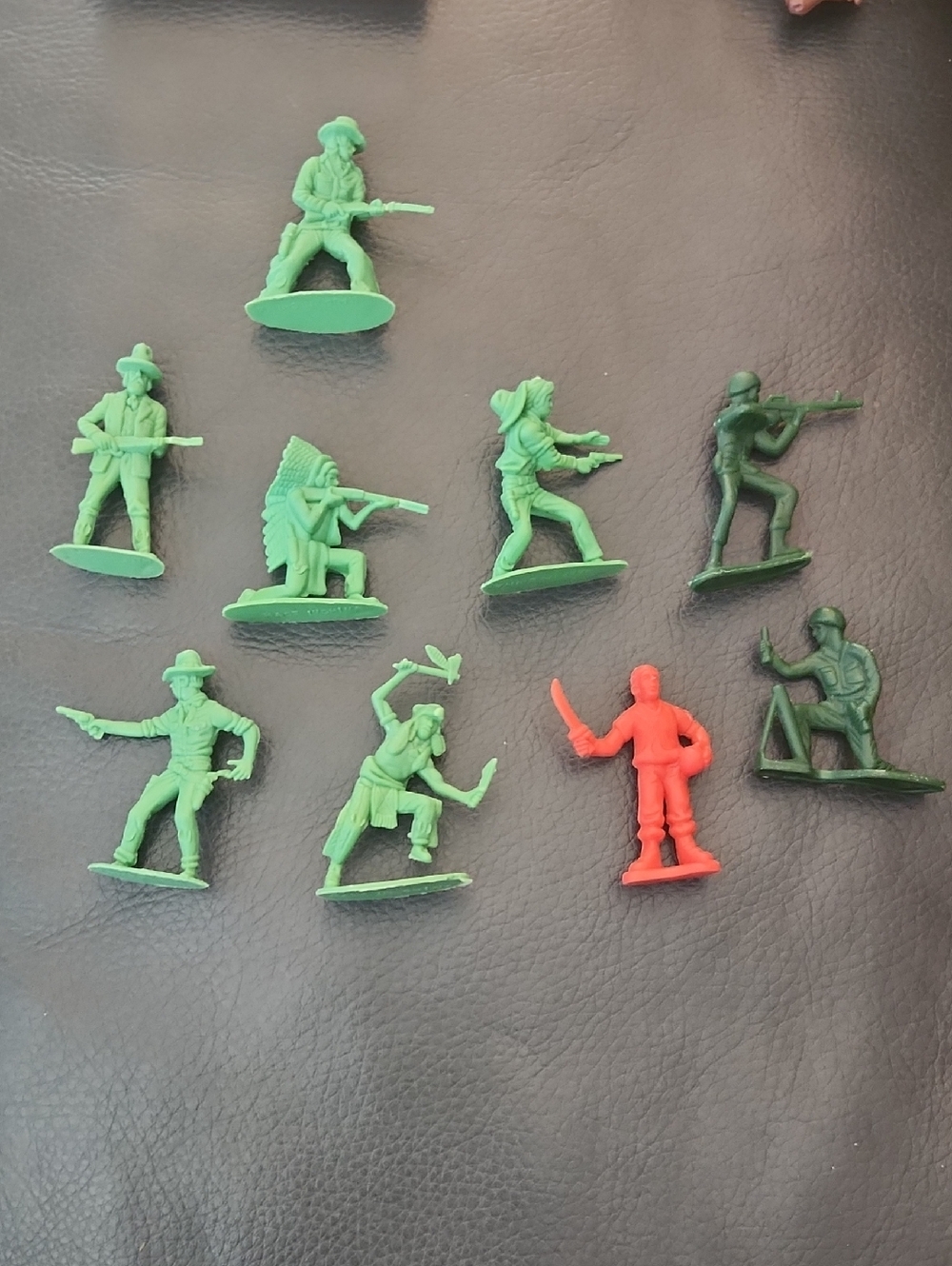 Vintage Plastic Cowboys & Indians Toy Soldier Lot.